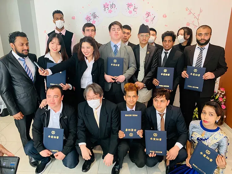 Lễ tốt nghiệp tại Japan International Institute Of Cybernetics 