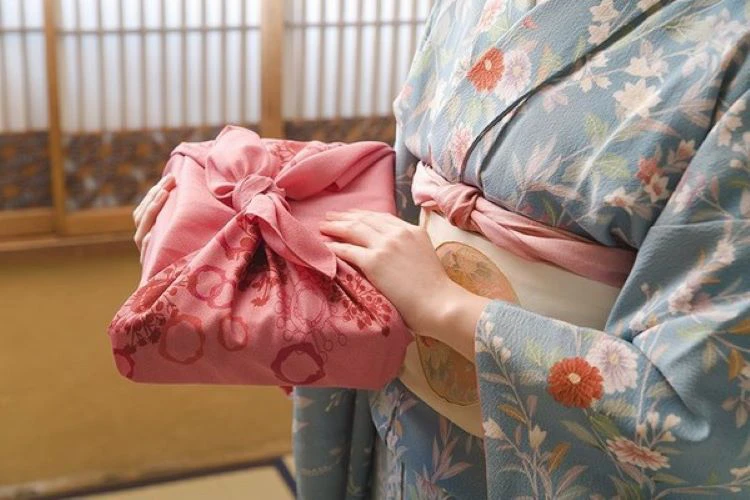 Tìm hiểu về nét đẹp văn hóa tặng quà của người Nhật